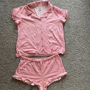 Women's Size Large matching t-shirt and shorts with pink ruffled & girly pjs